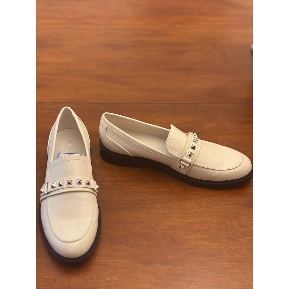 Marc Fisher Cianci Studded Loafers Women 10M Off-White Silver Studs Excellent